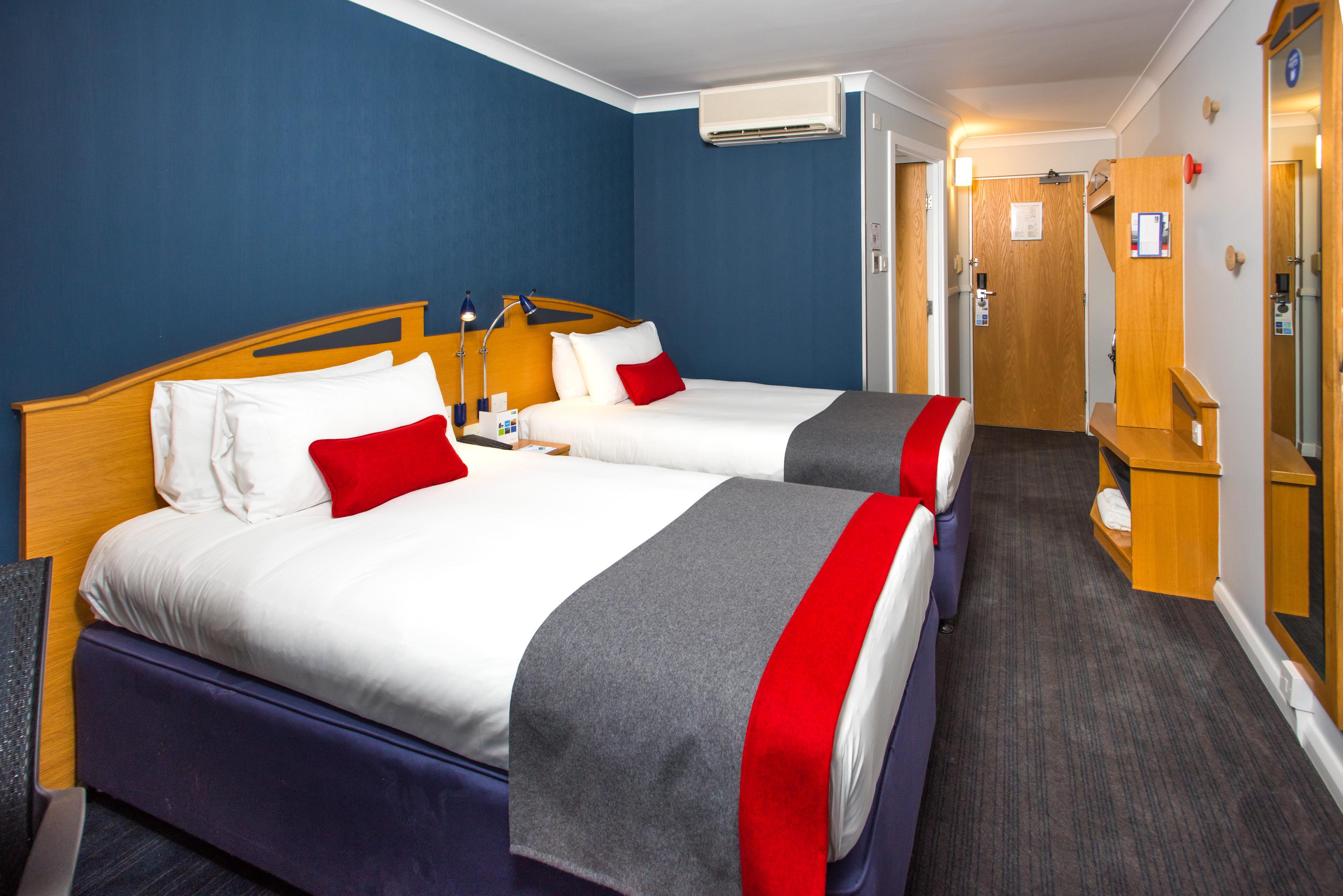 Holiday Inn Express East Midlands Airport By Ihg Castle Donington Buitenkant foto