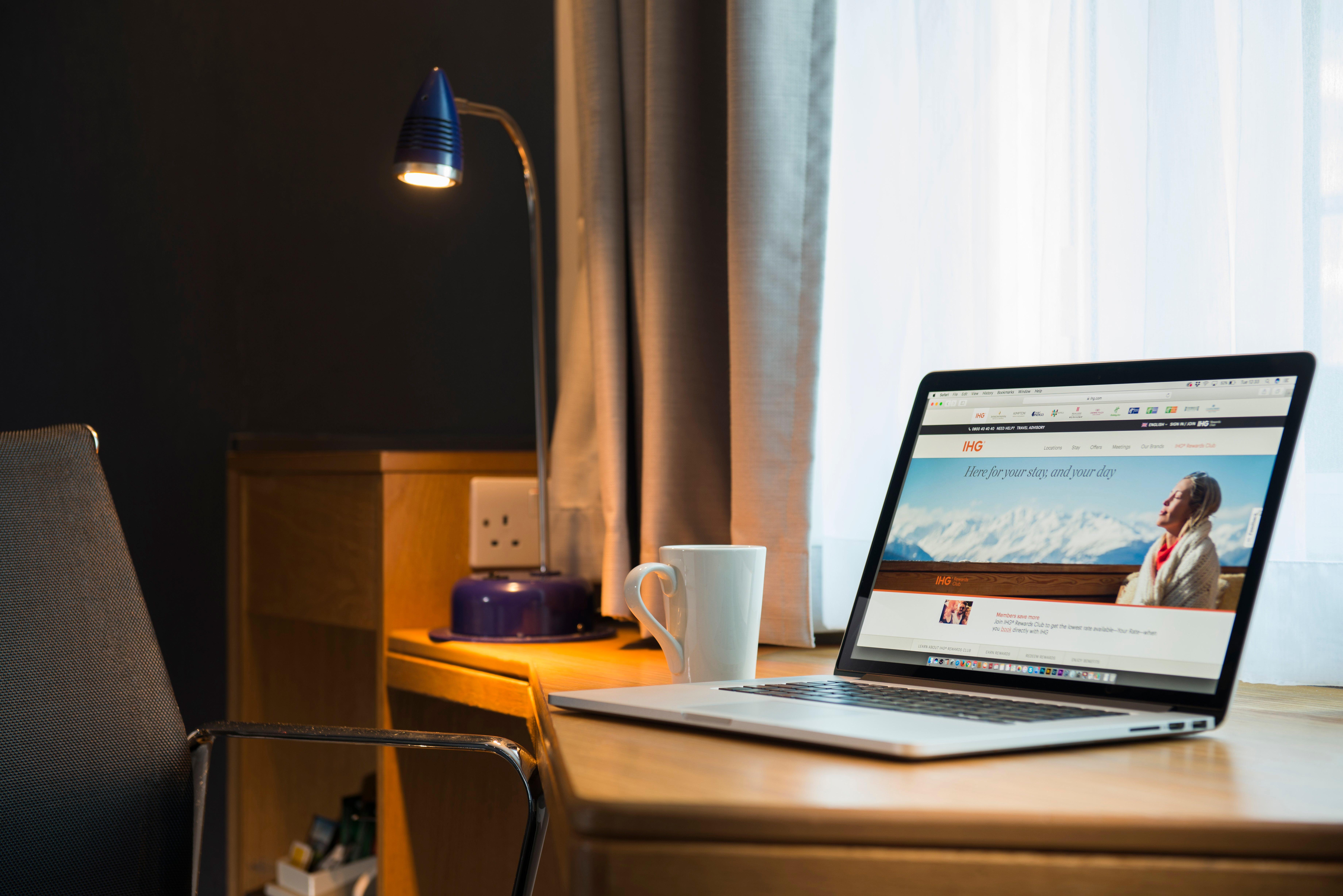 Holiday Inn Express East Midlands Airport By Ihg Castle Donington Buitenkant foto