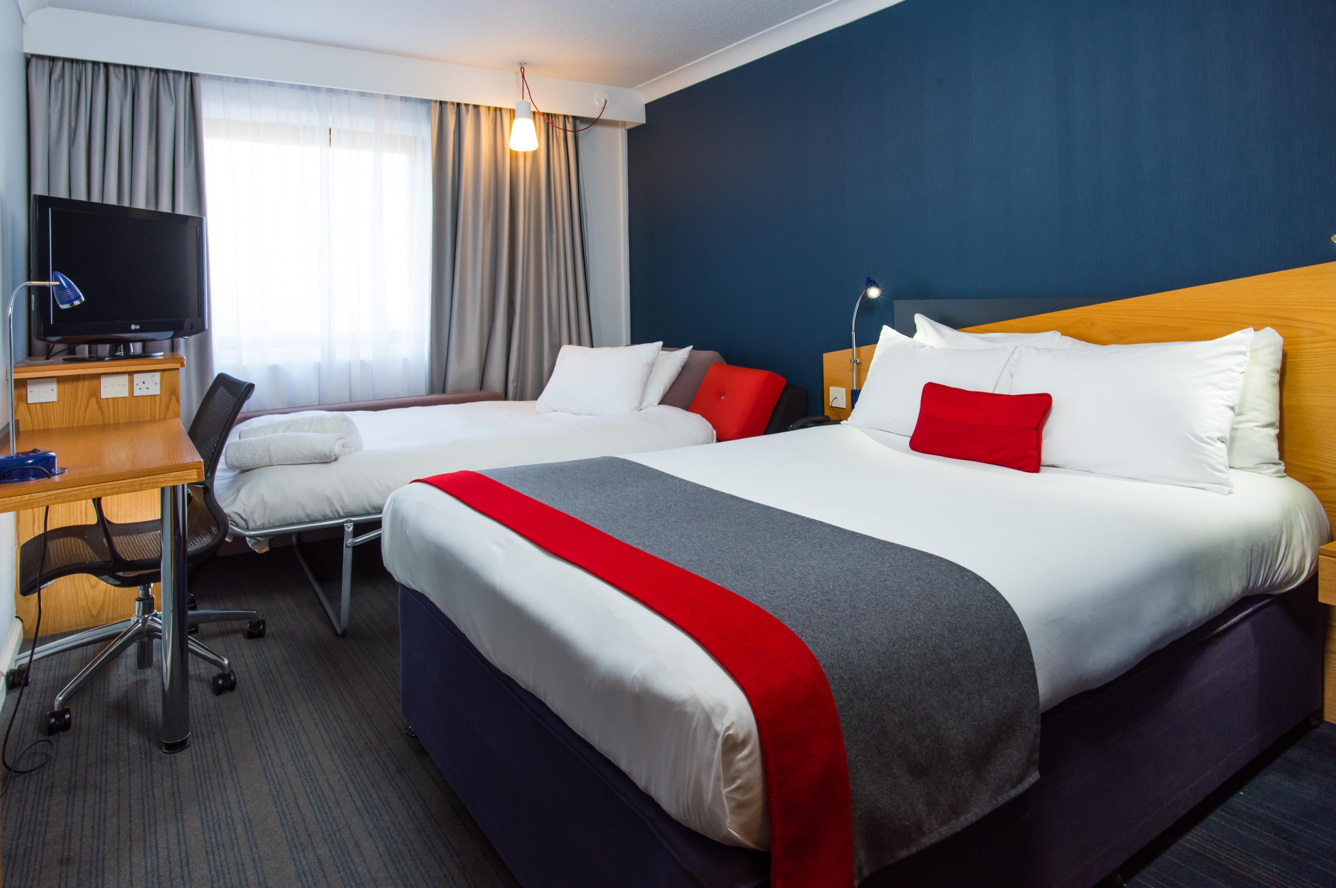 Holiday Inn Express East Midlands Airport By Ihg Castle Donington Buitenkant foto