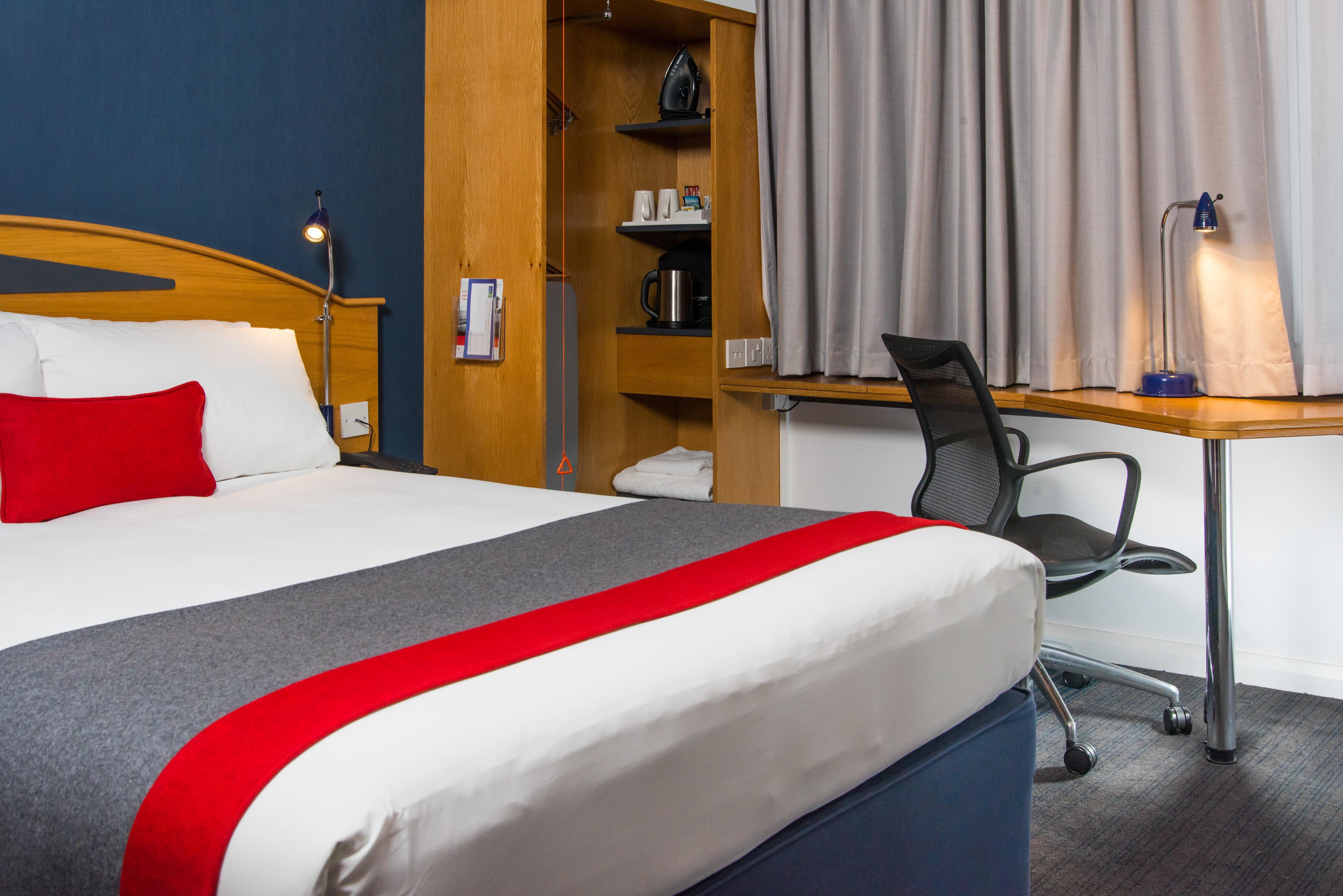 Holiday Inn Express East Midlands Airport By Ihg Castle Donington Buitenkant foto