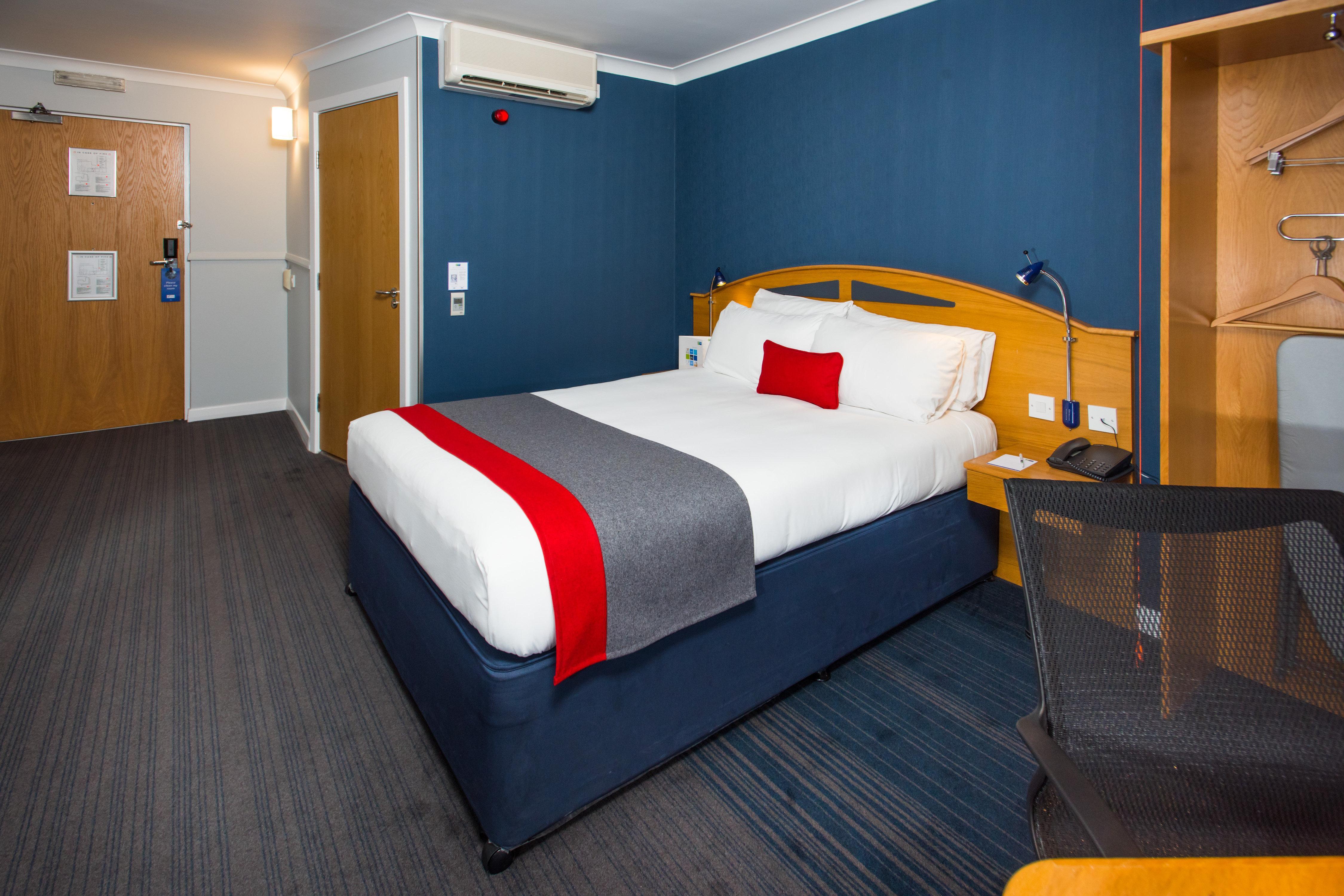 Holiday Inn Express East Midlands Airport By Ihg Castle Donington Buitenkant foto
