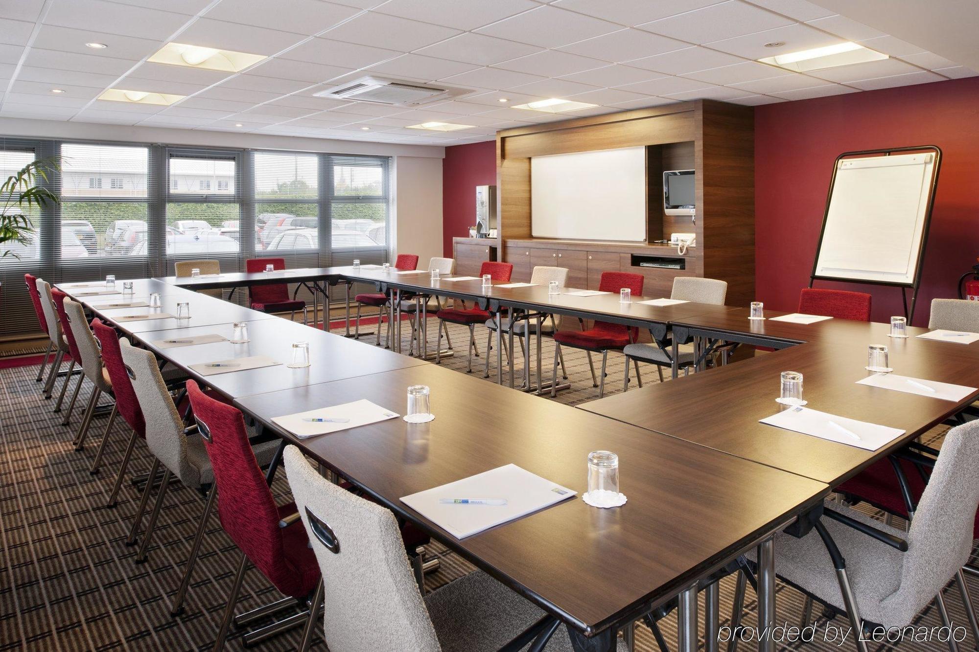 Holiday Inn Express East Midlands Airport By Ihg Castle Donington Faciliteiten foto