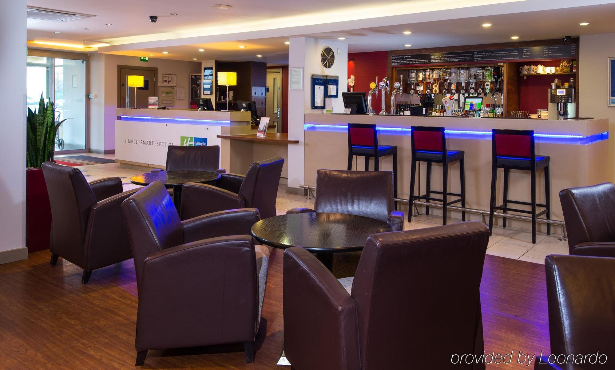 Holiday Inn Express East Midlands Airport By Ihg Castle Donington Buitenkant foto