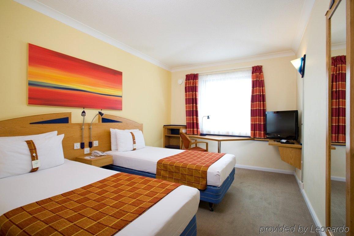 Holiday Inn Express East Midlands Airport By Ihg Castle Donington Kamer foto