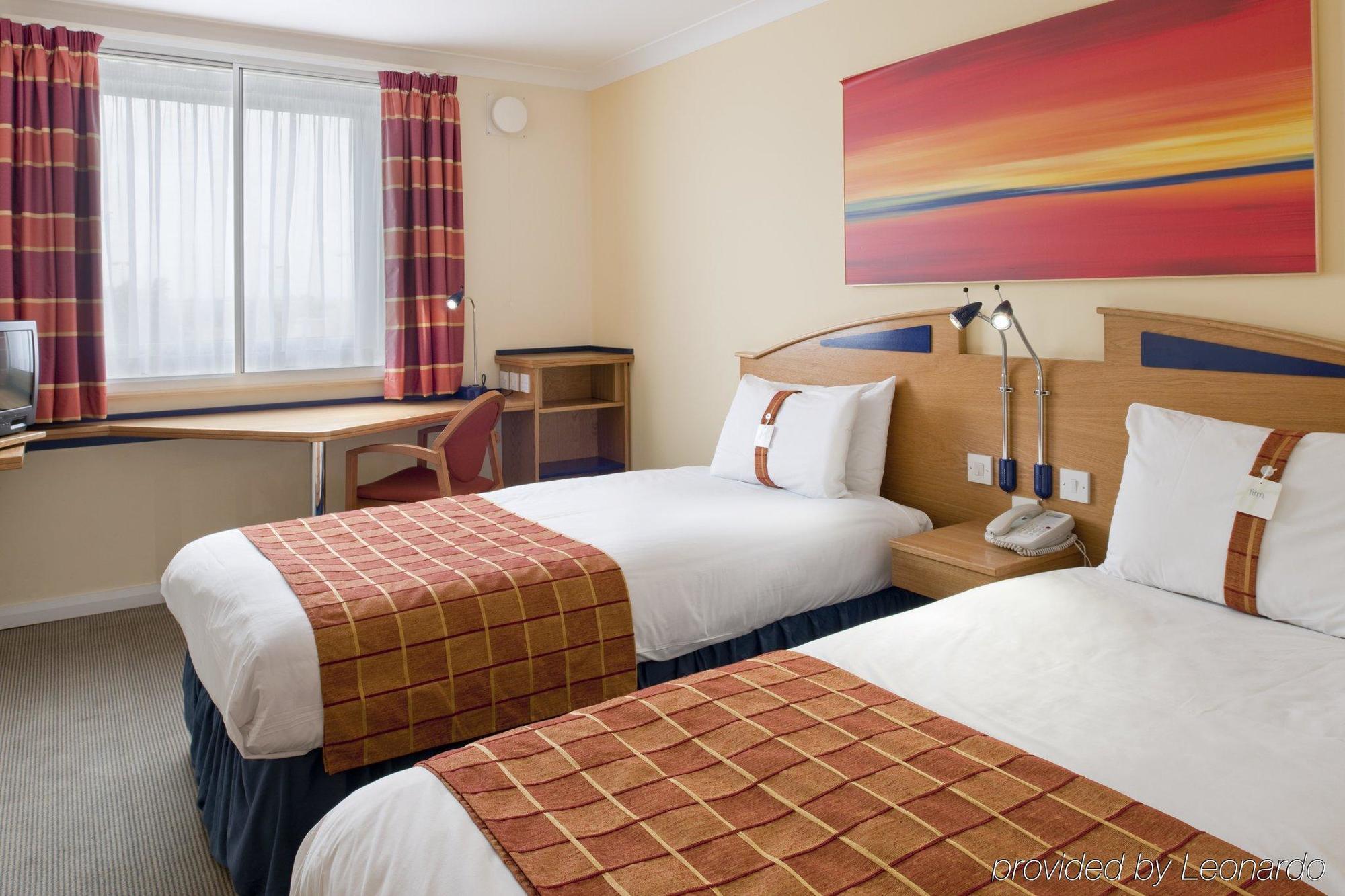 Holiday Inn Express East Midlands Airport By Ihg Castle Donington Kamer foto