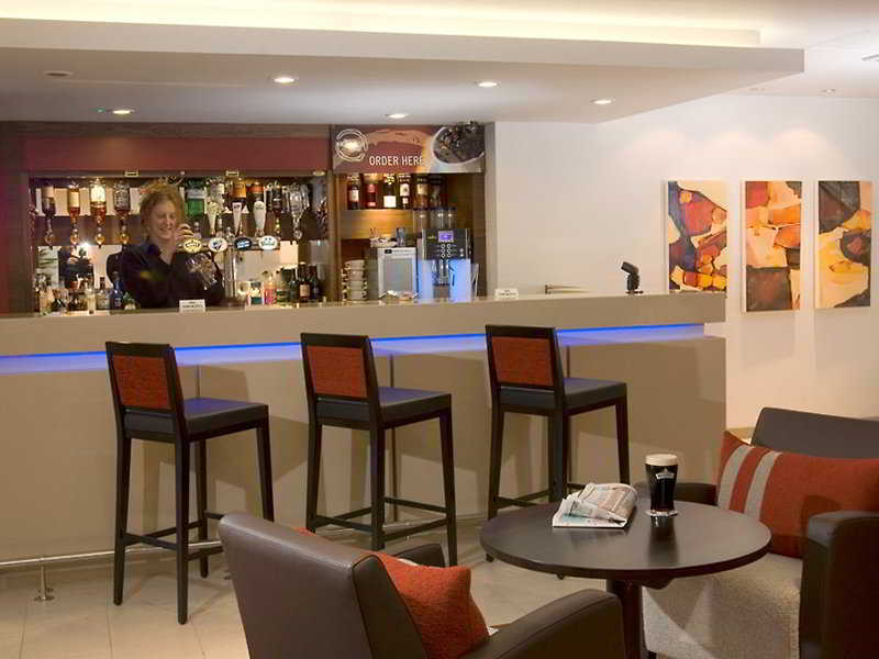 Holiday Inn Express East Midlands Airport By Ihg Castle Donington Restaurant foto