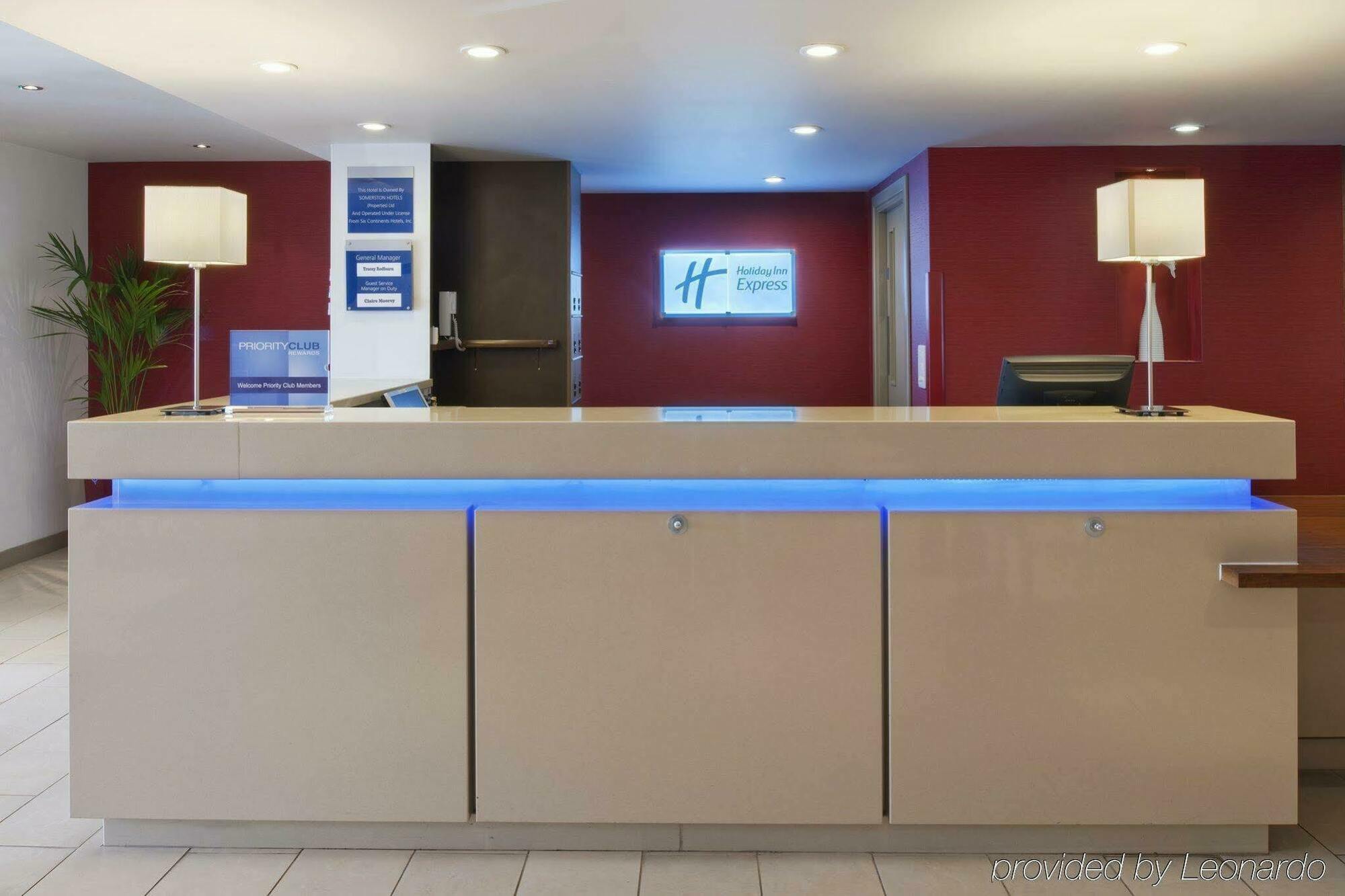 Holiday Inn Express East Midlands Airport By Ihg Castle Donington Interieur foto